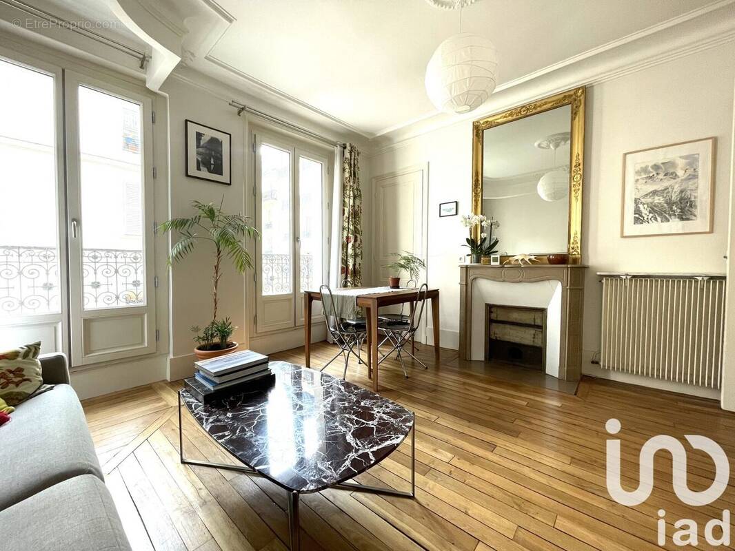 Photo 1 - Appartement à PARIS-18E