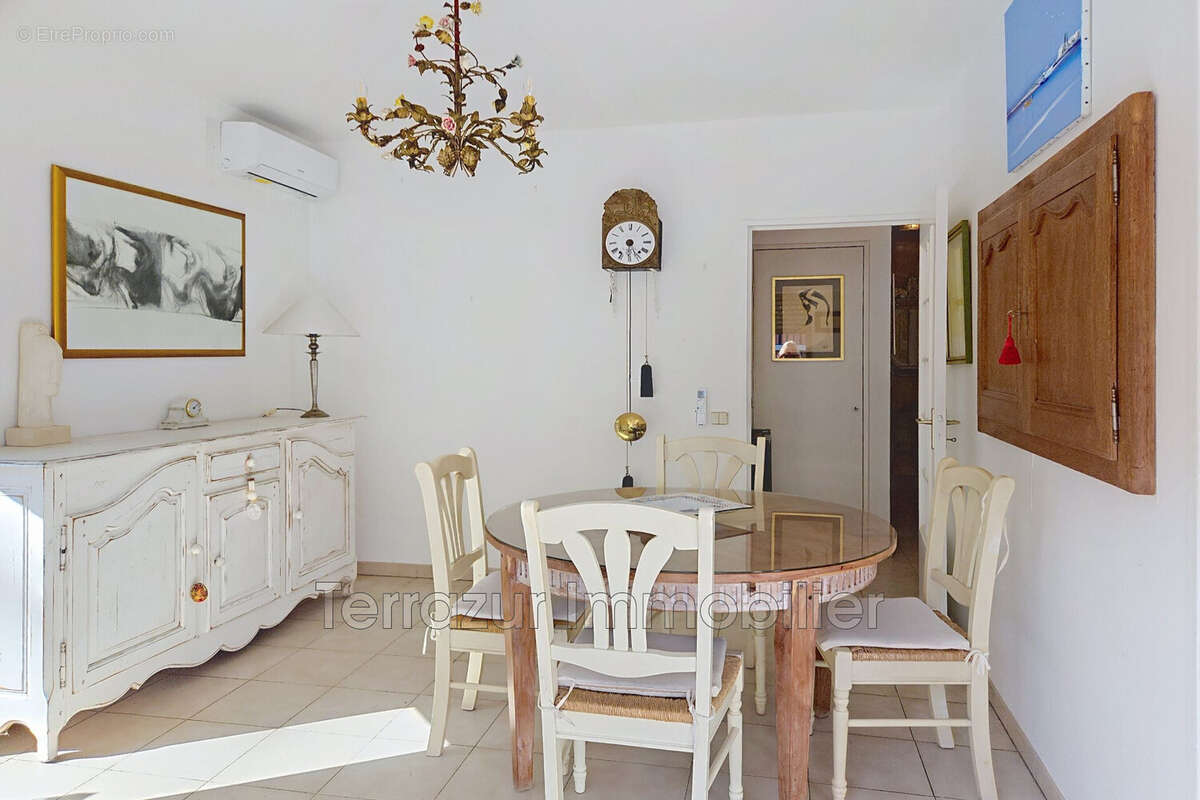 Appartement à VALLAURIS