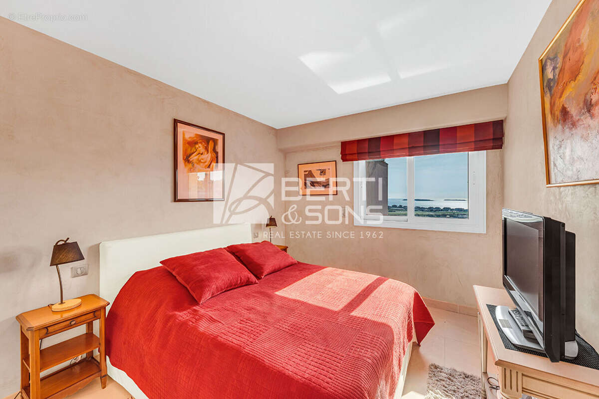 Appartement à MANDELIEU-LA-NAPOULE