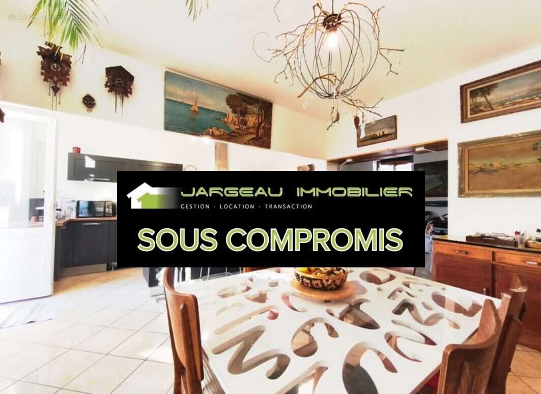 Maison à SAINT-DENIS-DE-L&#039;HOTEL