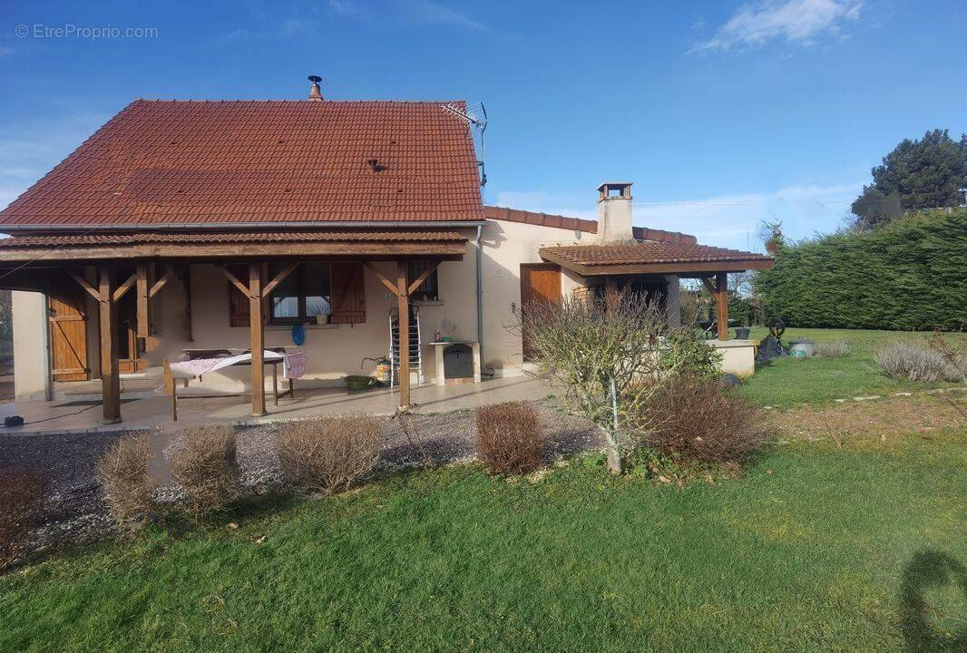 Maison à CORBIGNY