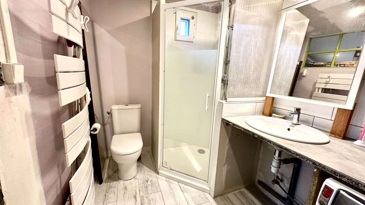 Appartement à ENTRAIGUES-SUR-LA-SORGUE