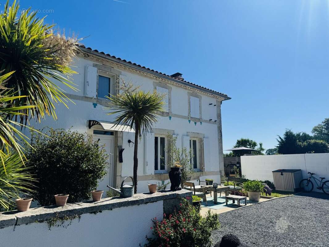 Maison à CORME-ECLUSE