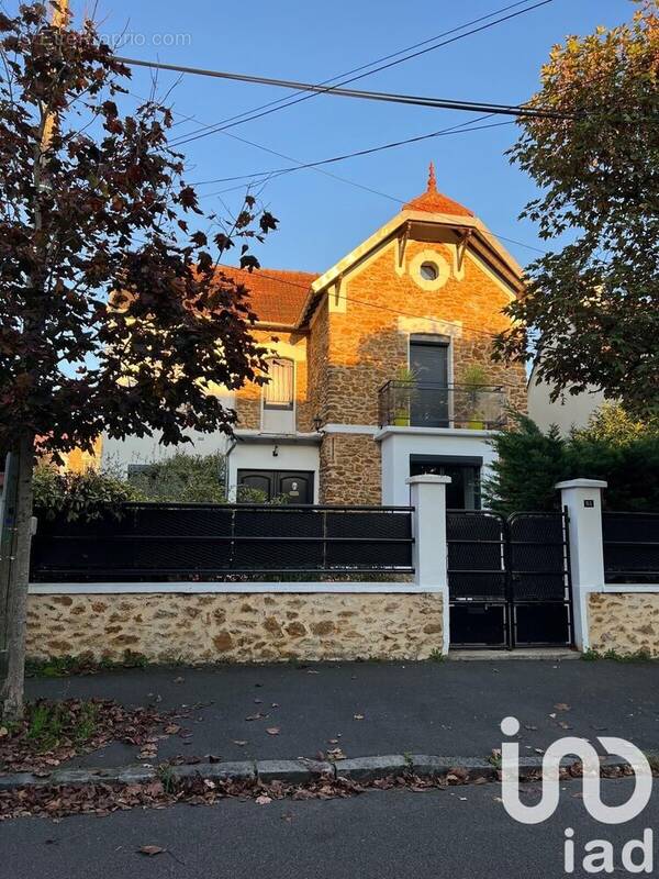 Photo 1 - Maison à SAINT-MAUR-DES-FOSSES