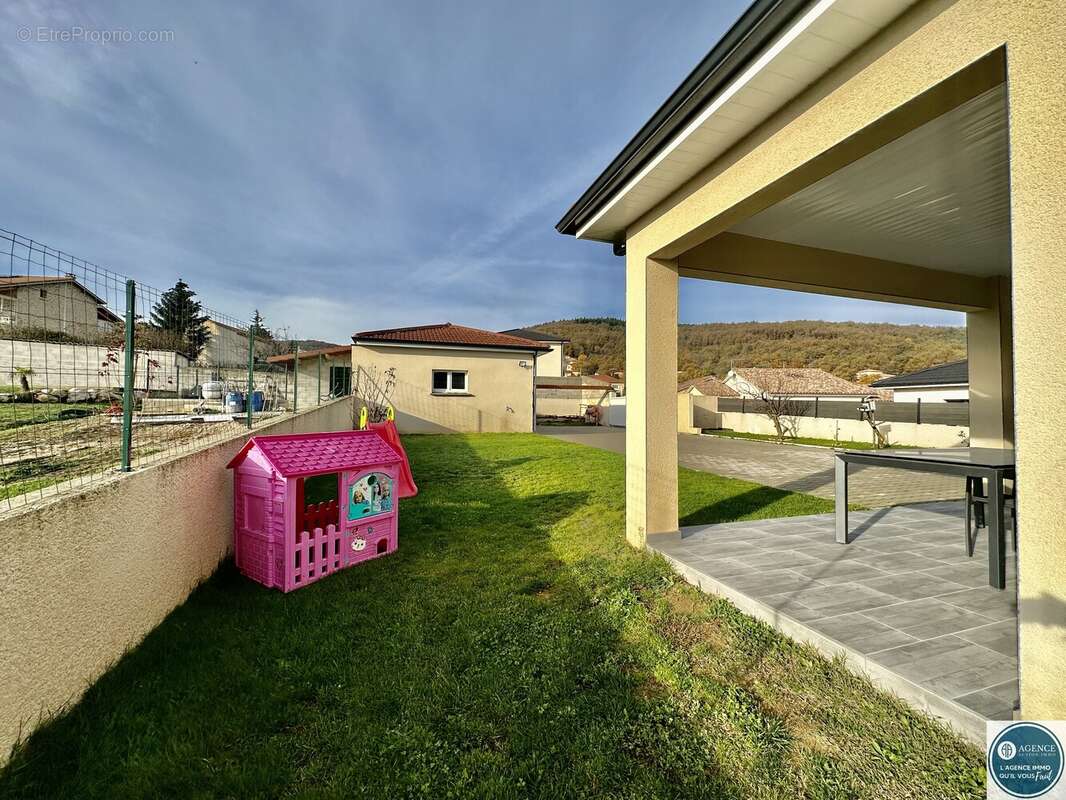 Maison à FELINES