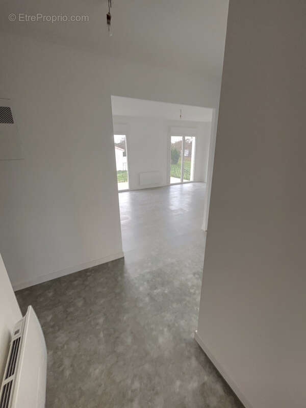 Maison à MIGNALOUX-BEAUVOIR