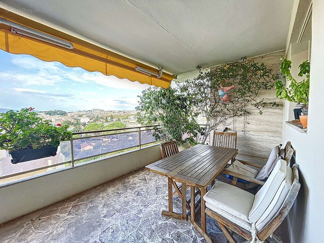 Appartement à LE CANNET