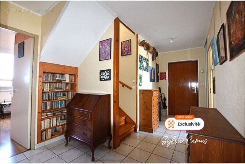 Appartement à SAINT-GENEST-LERPT