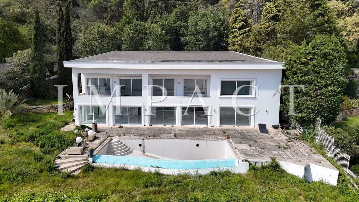 Maison à VALLAURIS