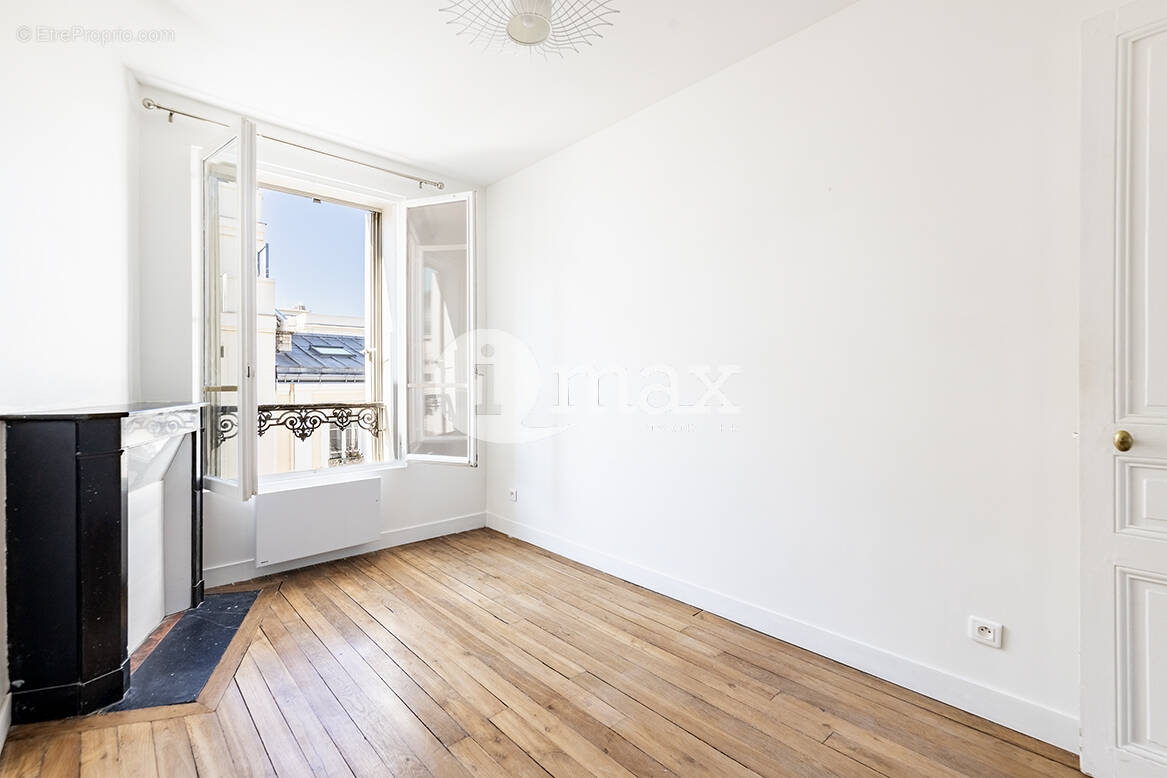 Appartement à LEVALLOIS-PERRET