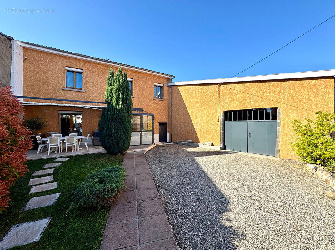 Maison à PONT-DU-CHATEAU