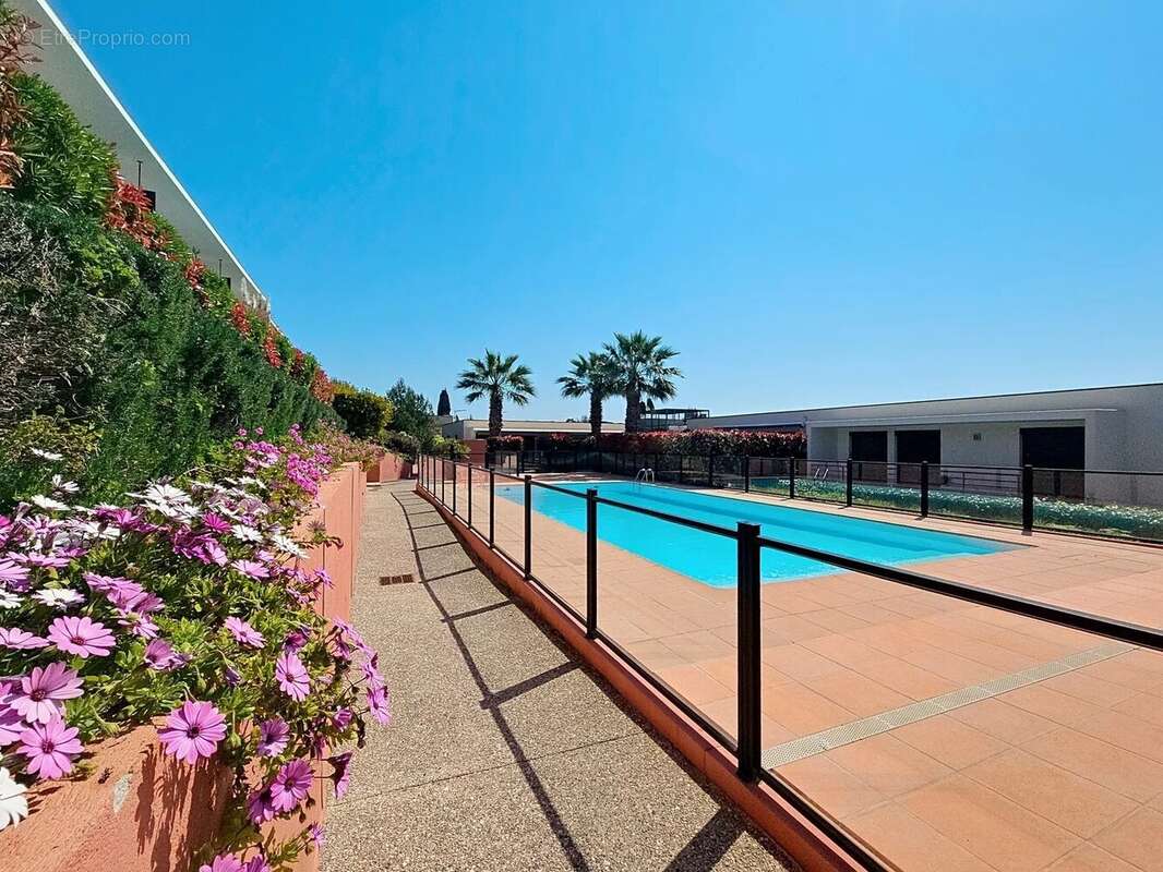 Appartement à SAINT-LAURENT-DU-VAR