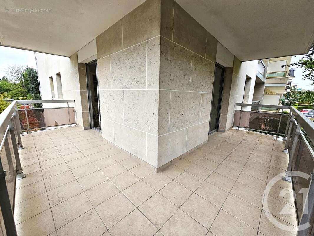 Appartement à SAINT-MAUR-DES-FOSSES