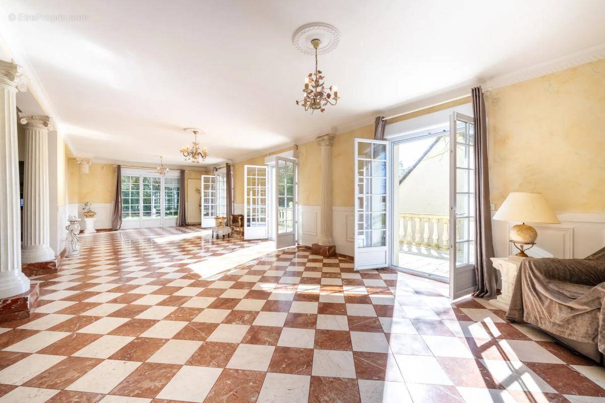 Maison à SARCELLES