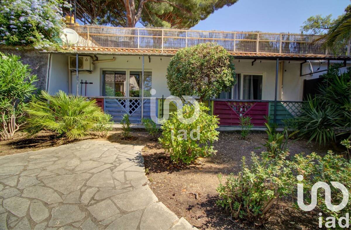 Photo 1 - Appartement à ROQUEBRUNE-SUR-ARGENS