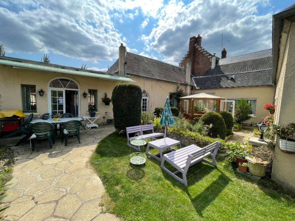 Maison à BRESLES