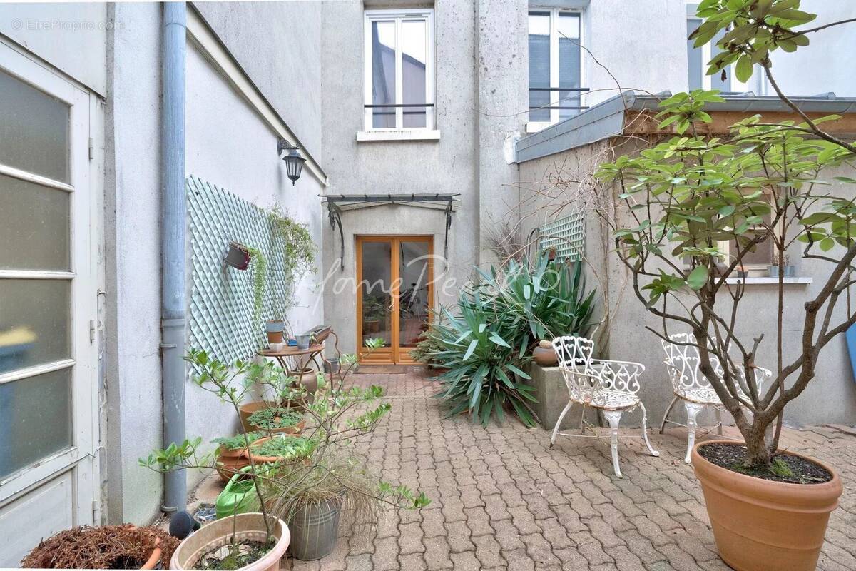 Appartement à FONTENAY-SOUS-BOIS