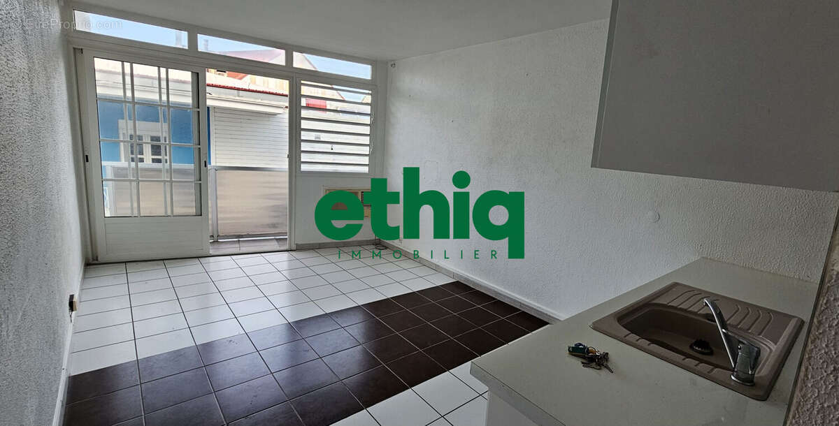 Appartement à POINTE-A-PITRE