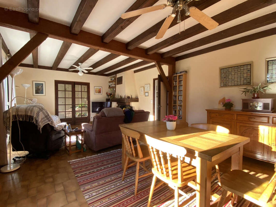 pppp - Maison à AUBETERRE-SUR-DRONNE