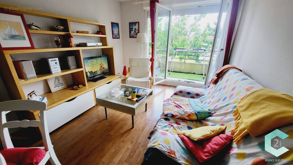 Appartement à PINEUILH