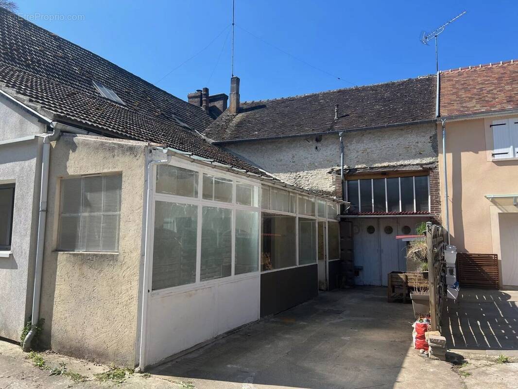 Appartement à BERCHERES-SUR-VESGRE