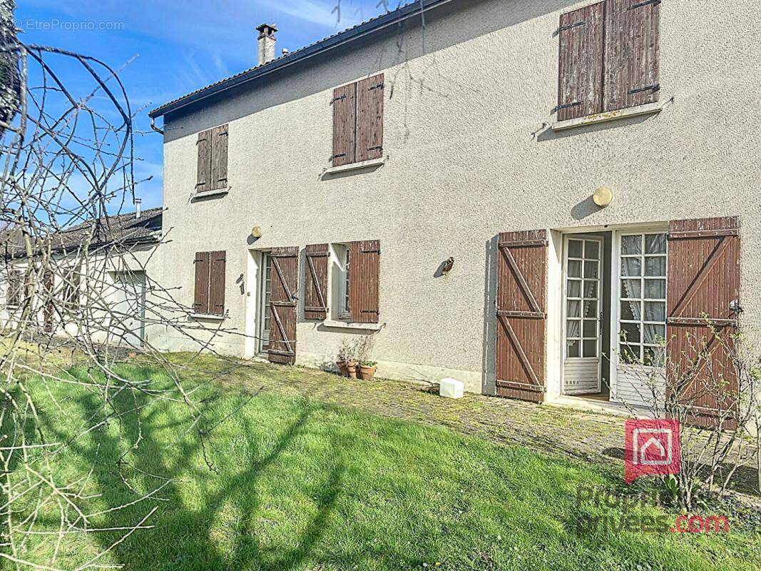 Maison à AVALLON