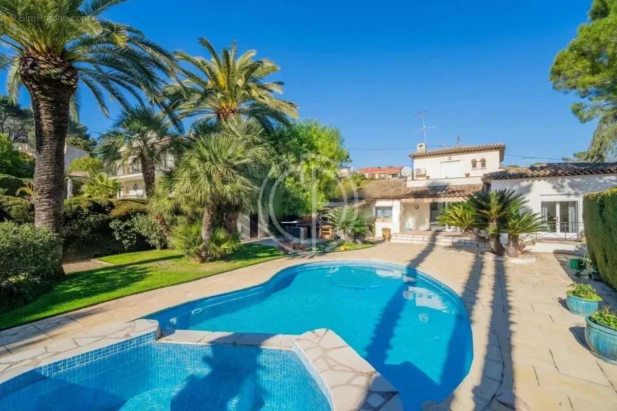 Maison à MOUGINS