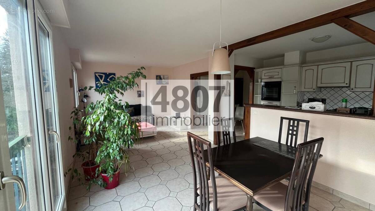 Appartement à SAINT-JULIEN-EN-GENEVOIS