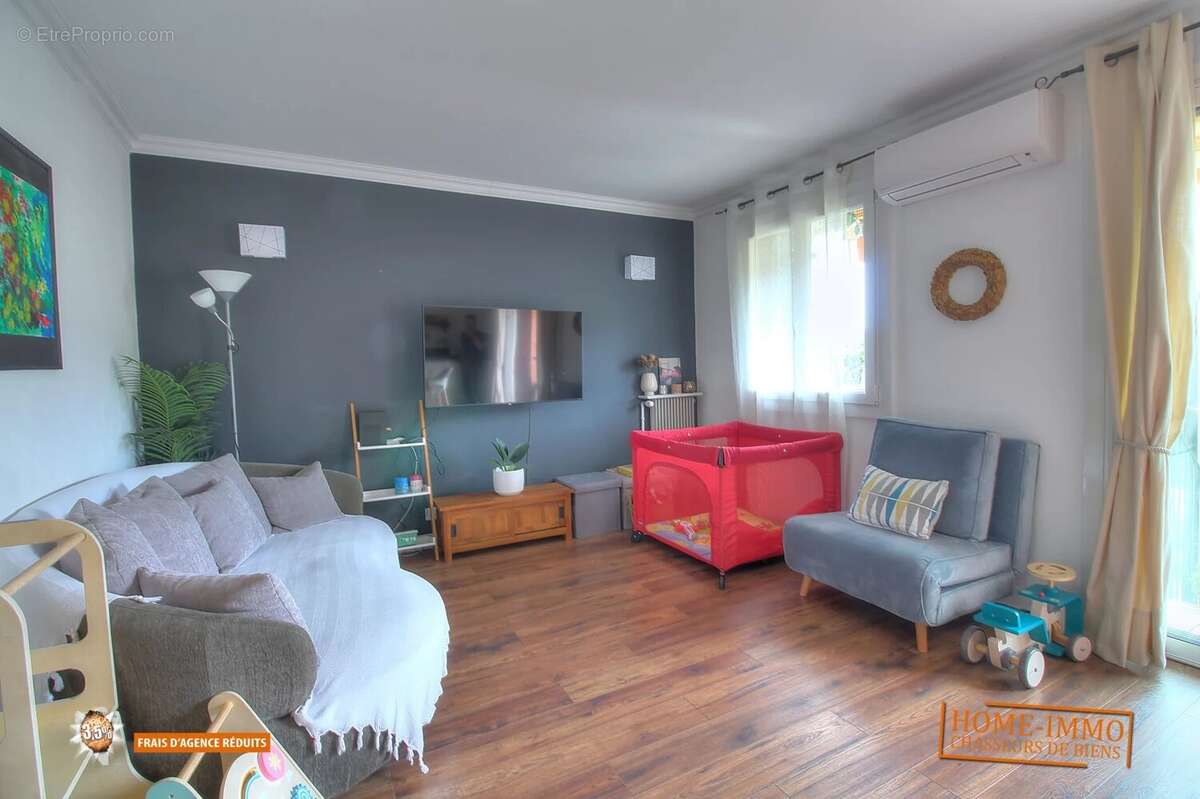 Appartement à VALLAURIS