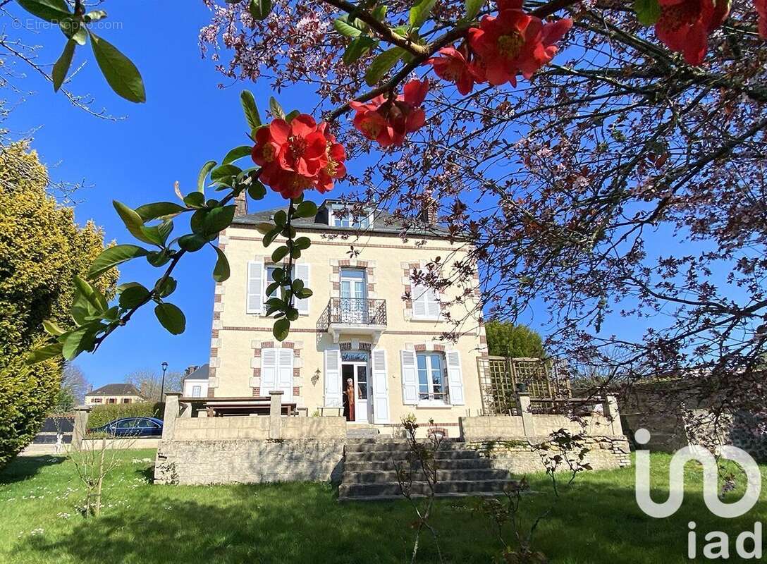 Photo 1 - Maison à SAINT-SAUVEUR-EN-PUISAYE