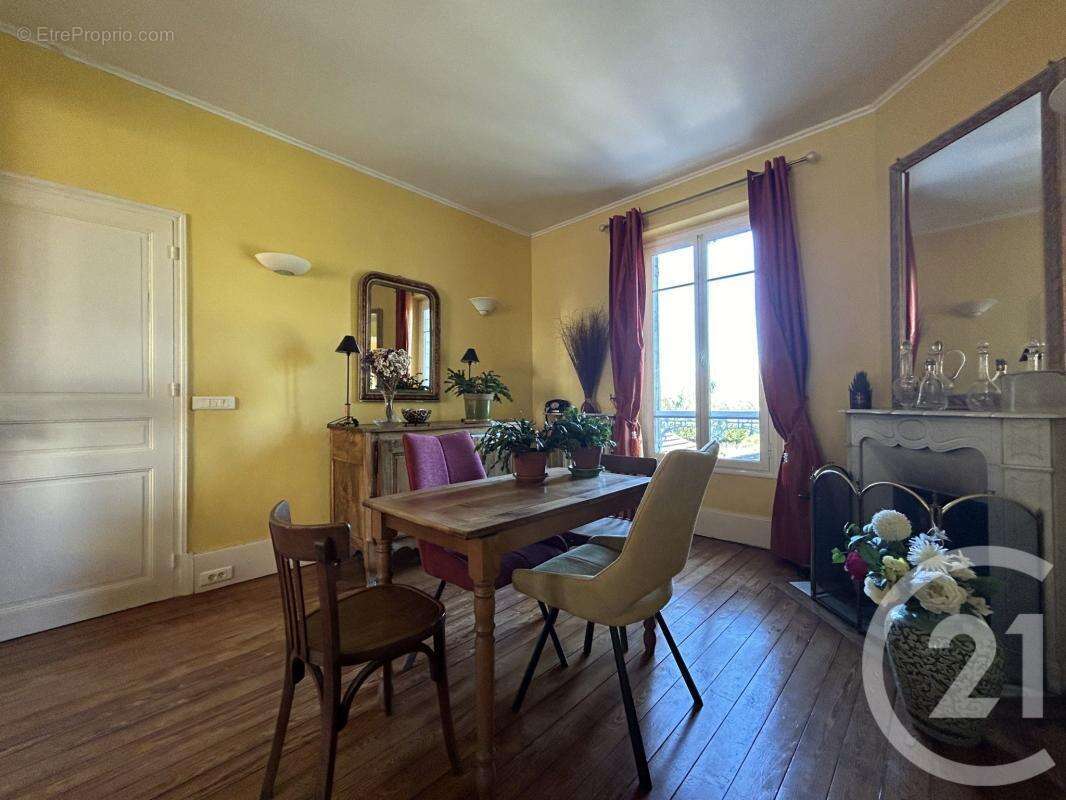 Maison à VERNEUIL-EN-HALATTE