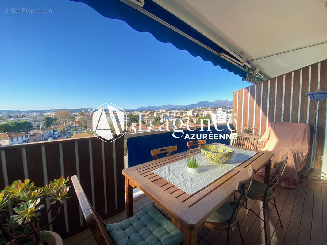Appartement à SAINT-LAURENT-DU-VAR