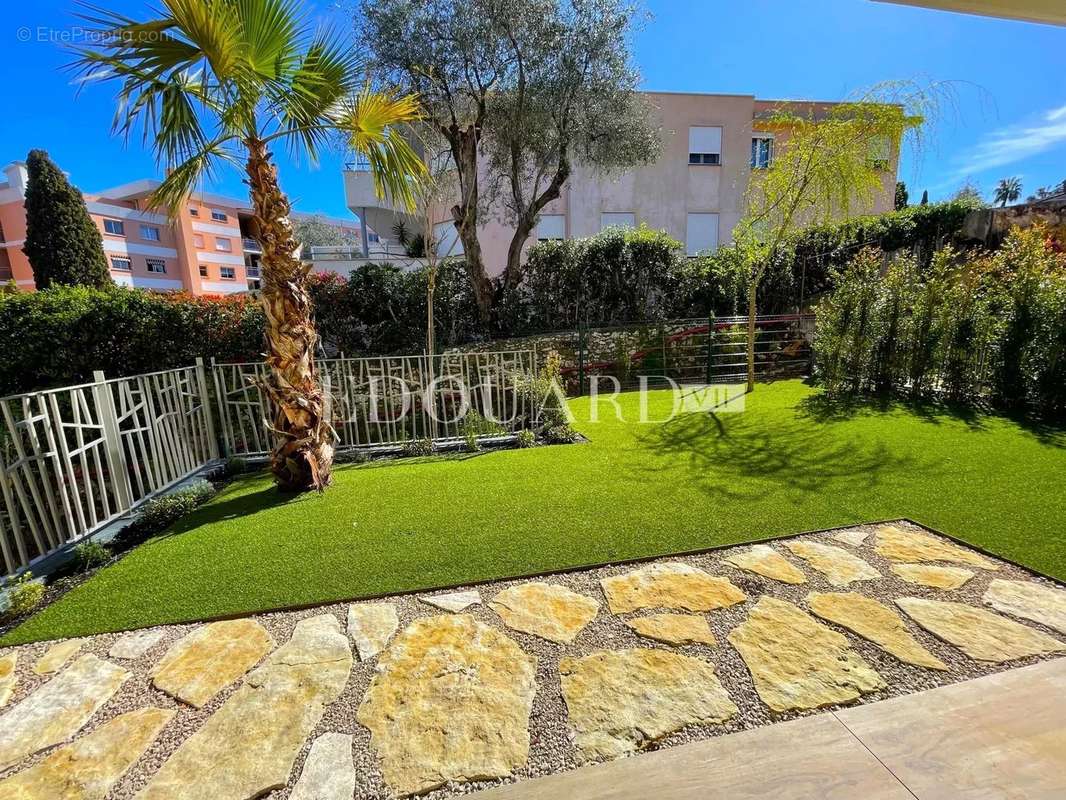 Appartement à ROQUEBRUNE-CAP-MARTIN