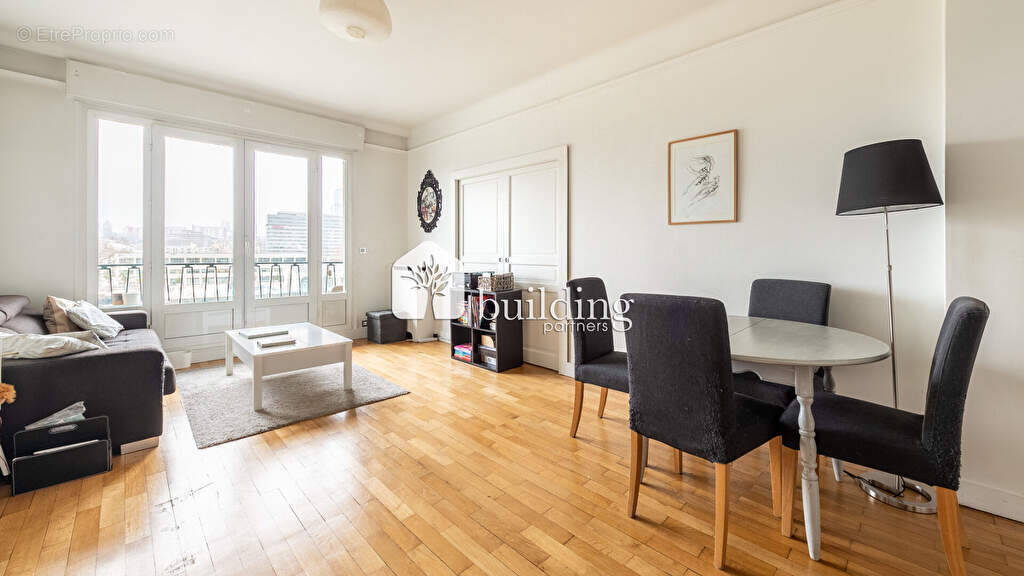 Appartement à NEUILLY-SUR-SEINE