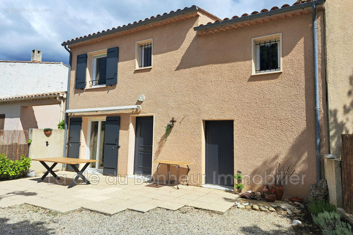 Maison à LES SALLES-SUR-VERDON
