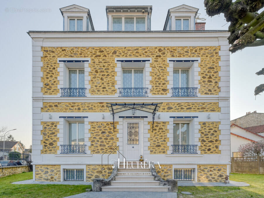 Maison à BRY-SUR-MARNE