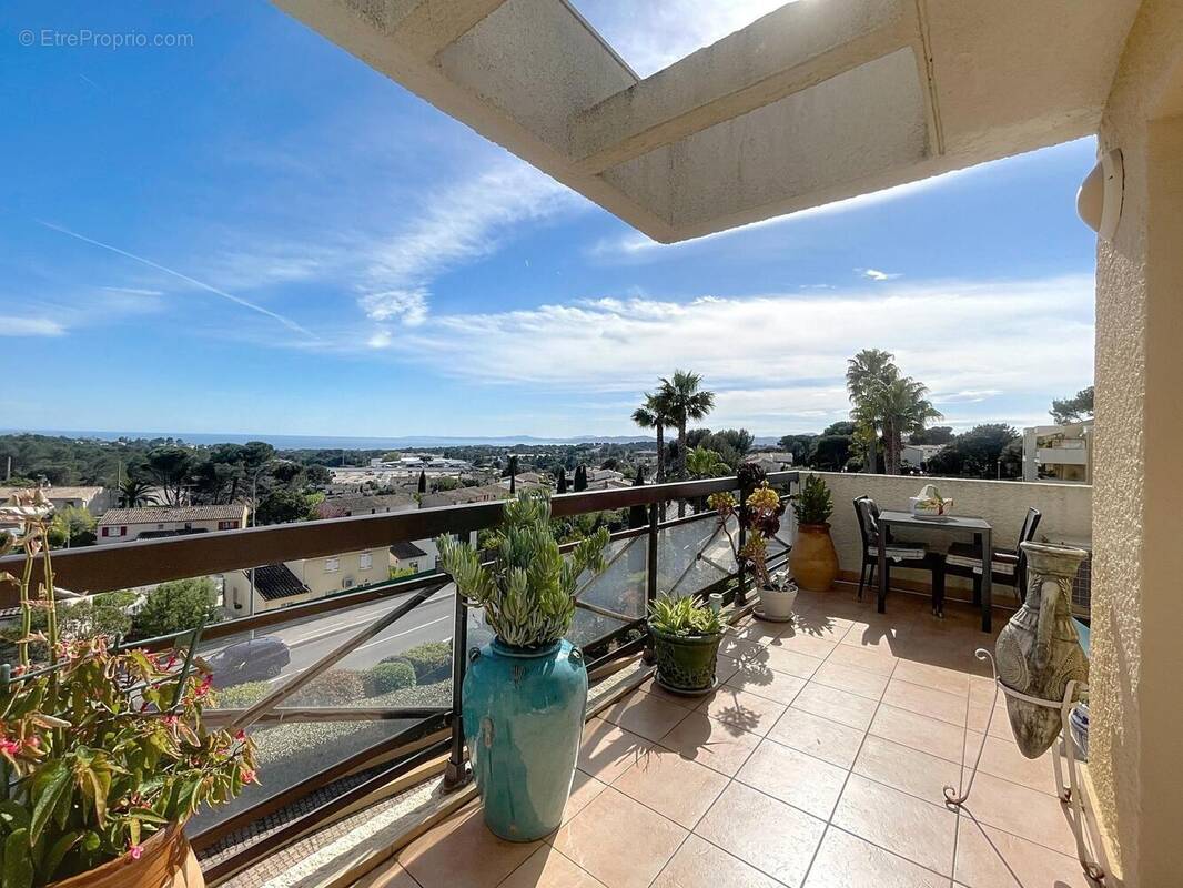 Photo 1 - Appartement à SAINT-RAPHAEL
