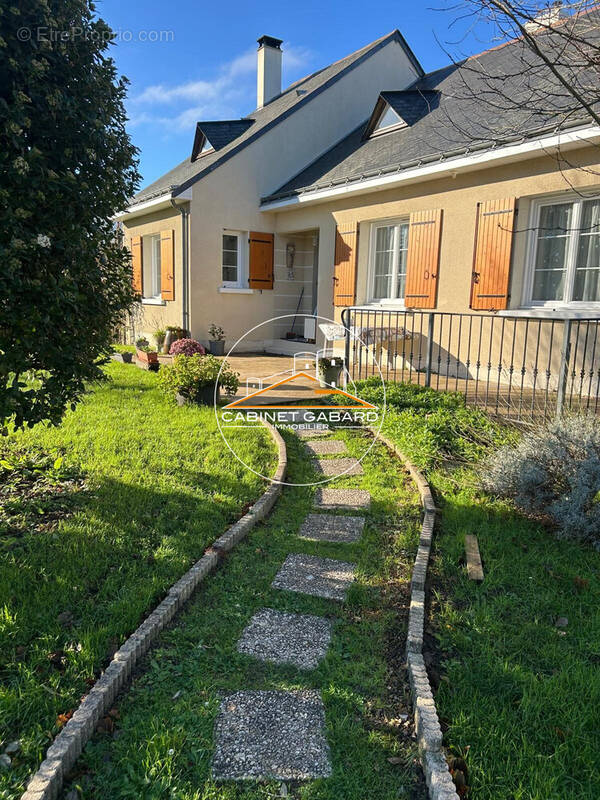 Maison à BRISSAC-QUINCE