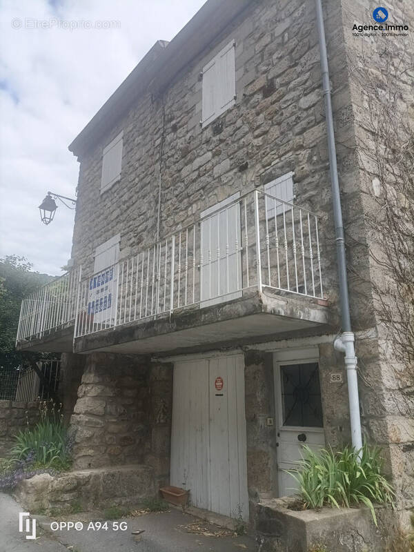 Maison à MONTPEZAT-SOUS-BAUZON