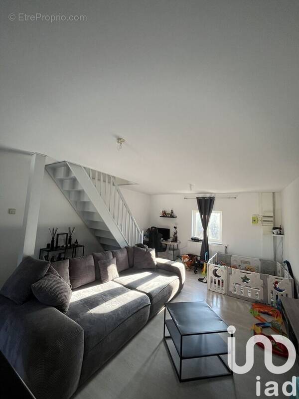 Photo 1 - Appartement à PONT-SUR-SAMBRE
