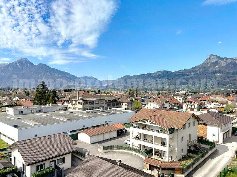 Appartement_T3_Scionzier_proche_Commerces_frontières_suisse_Genève_axes_autoroutiers_calme_salle_de_bain_ - Appartement à SCIONZIER