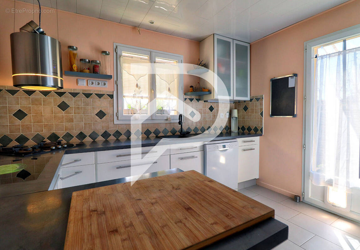 Maison à VINON-SUR-VERDON