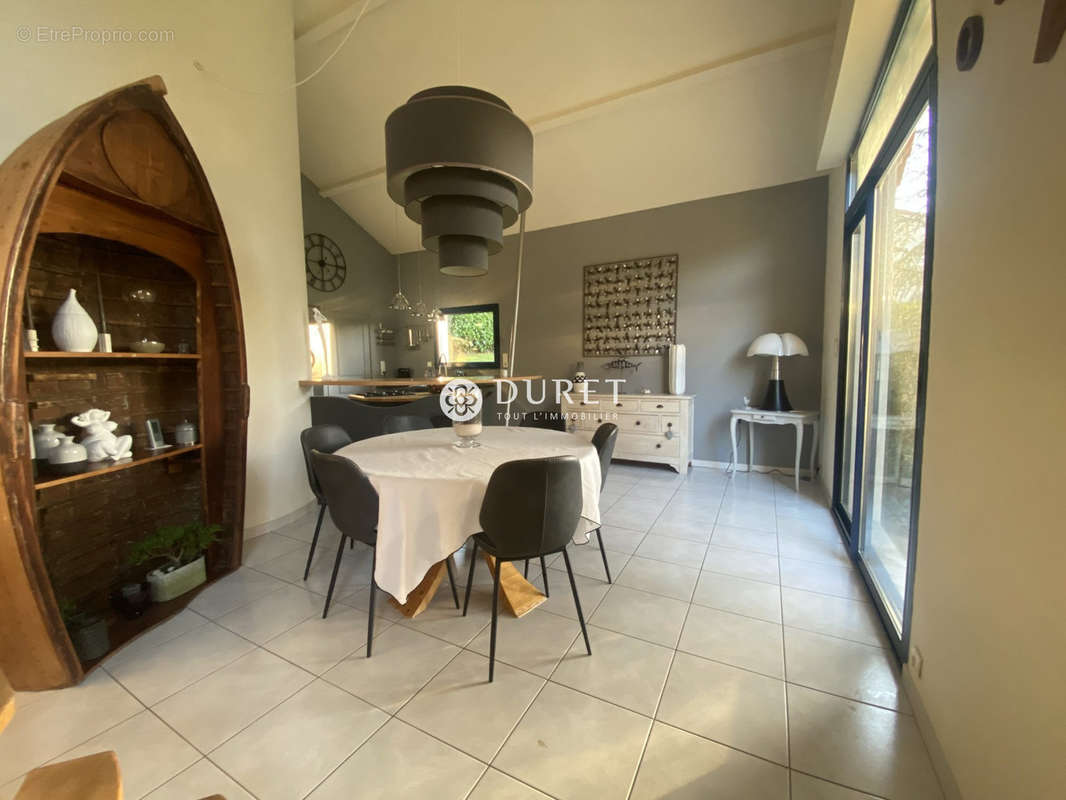 Maison à CUGAND