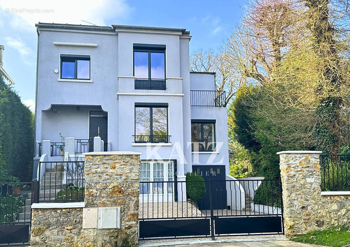 Maison à VAUCRESSON
