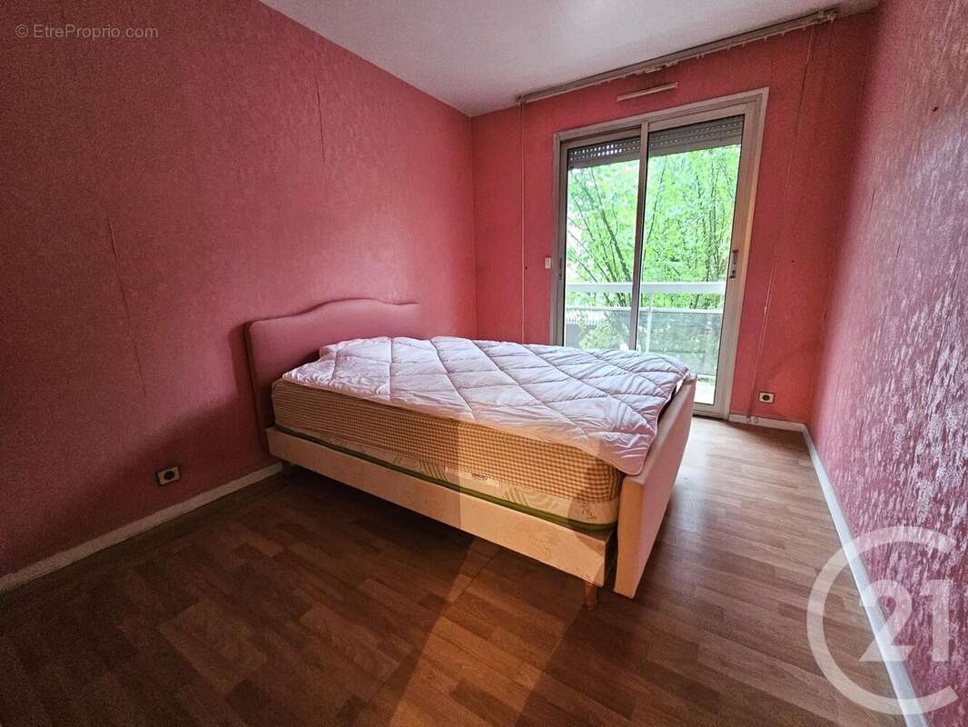 Appartement à SAINT-MAUR-DES-FOSSES