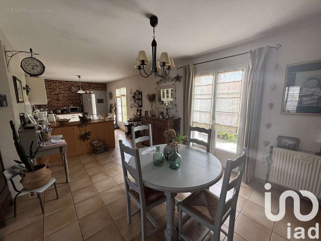 Photo 4 - Maison à FONTAINE-LA-GUYON
