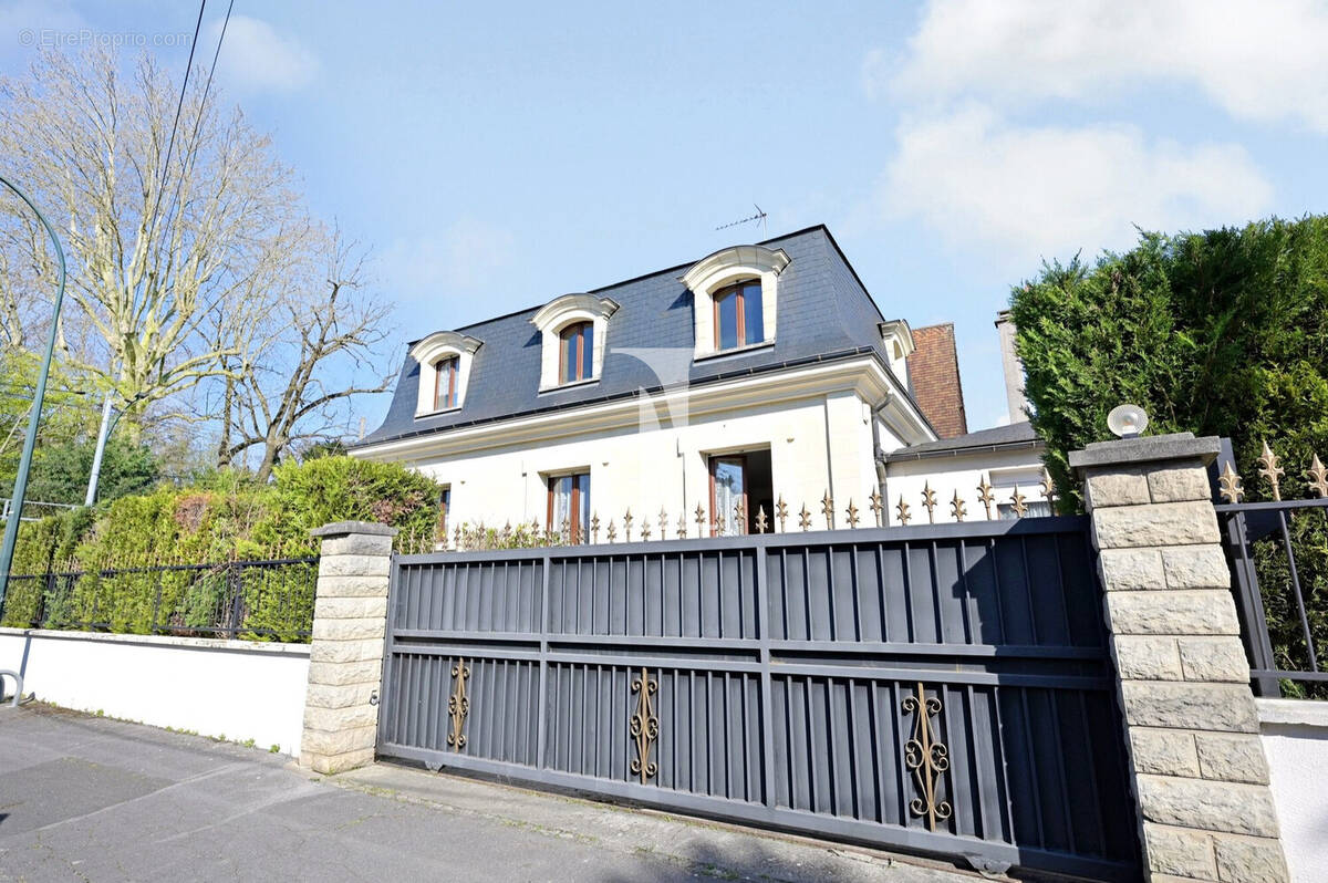 Maison à LE RAINCY