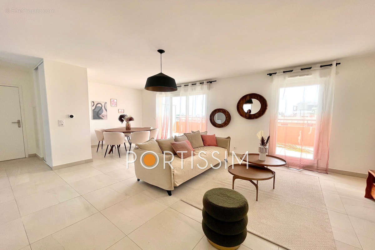 Appartement à SAINT-LAURENT-DU-VAR