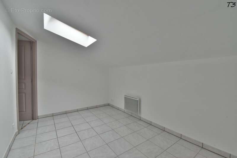 Appartement à PEYRUIS