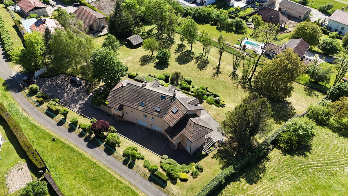 Maison à MONTREAL-LA-CLUSE